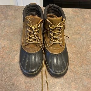 Izod boot, size 9, Brown